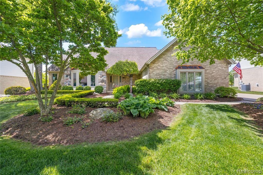 36959 Dardanella Street, Livonia, MI 48152 Main Photo