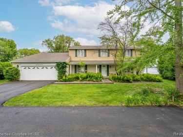 2825 Sylvan Shores Drive, Waterford Twp, MI 48328
