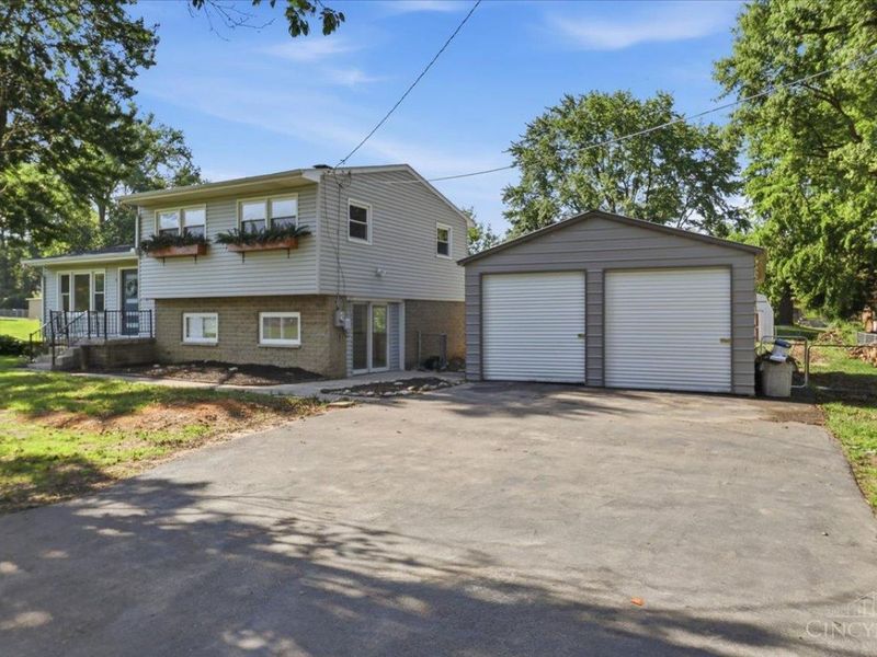 6611 Hendrickson Road, Middletown, OH 45044 Photo 2
