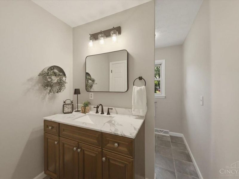6611 Hendrickson Road, Middletown, OH 45044 Photo 27