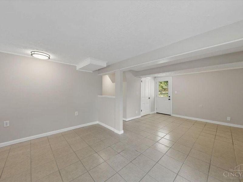 6611 Hendrickson Road, Middletown, OH 45044 Photo 32