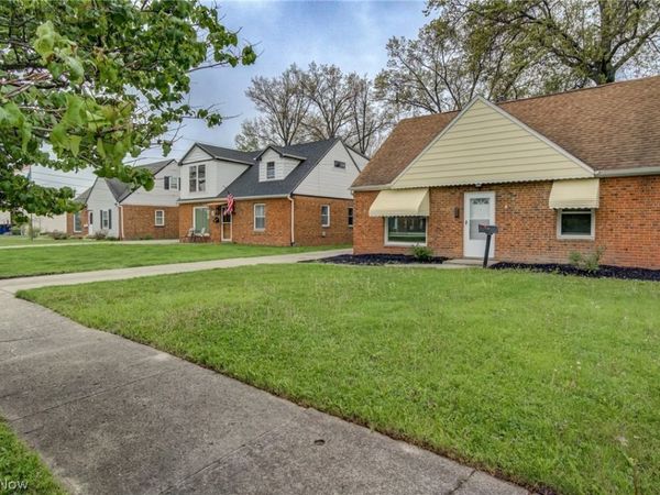 4706 W 158th Street , Cleveland, OH 44135