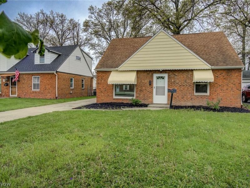 4706 W 158th Street, Cleveland, OH 44135 Photo 2