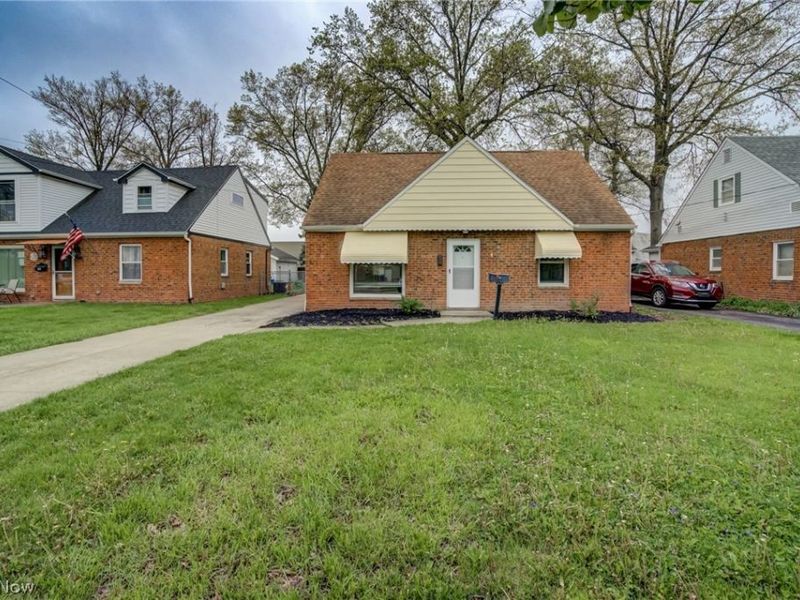 4706 W 158th Street, Cleveland, OH 44135 Photo 3