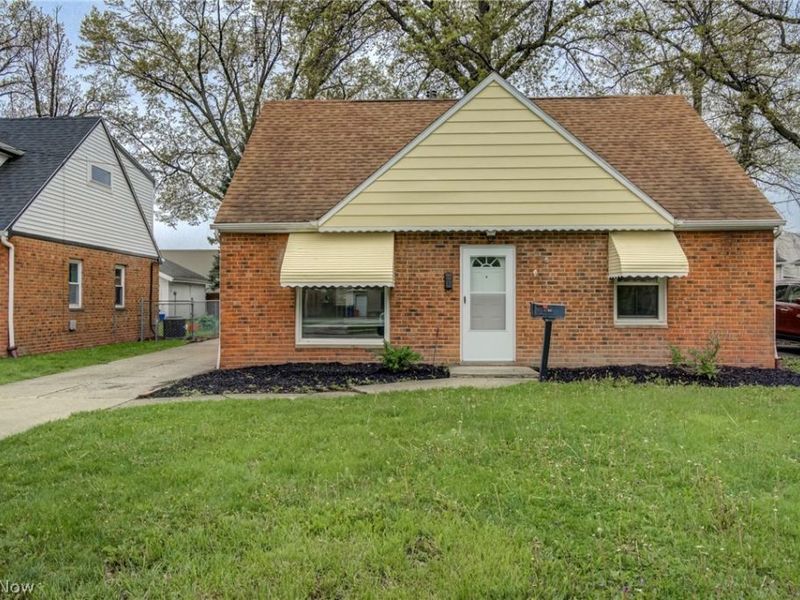 4706 W 158th Street, Cleveland, OH 44135 Photo 4