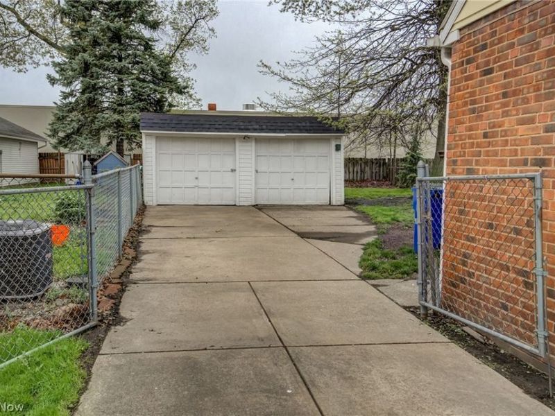 4706 W 158th Street, Cleveland, OH 44135 Photo 7