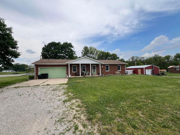 10442 State Route 207, Clarksburg, OH 43115