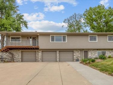 8121 N 38th Street , Omaha, NE 68112