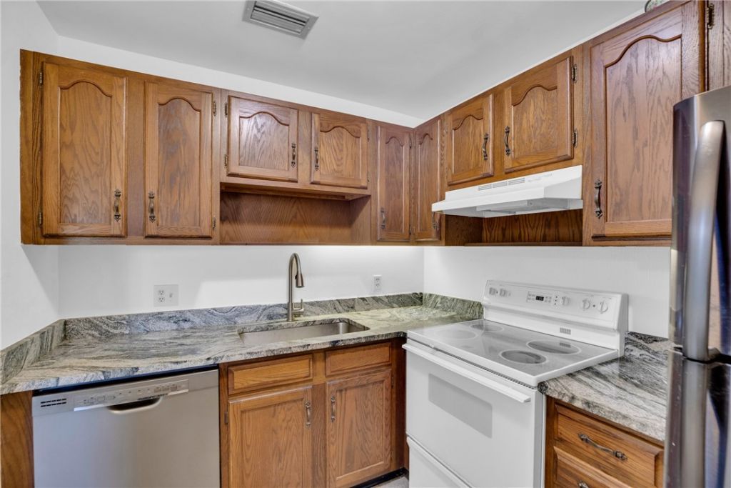 7 Vista Gardens Trail, Unit 204, Vero Beach, FL 32962 Photo