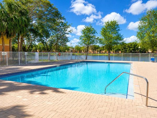 3660 N 56th Ave, Unit 609, Hollywood, FL 33021