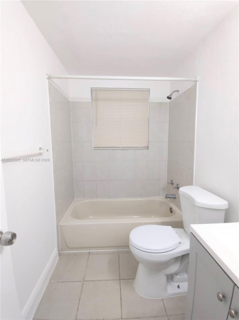 1265 W 24th St , Unit 108, Hialeah, FL 33010 Photo