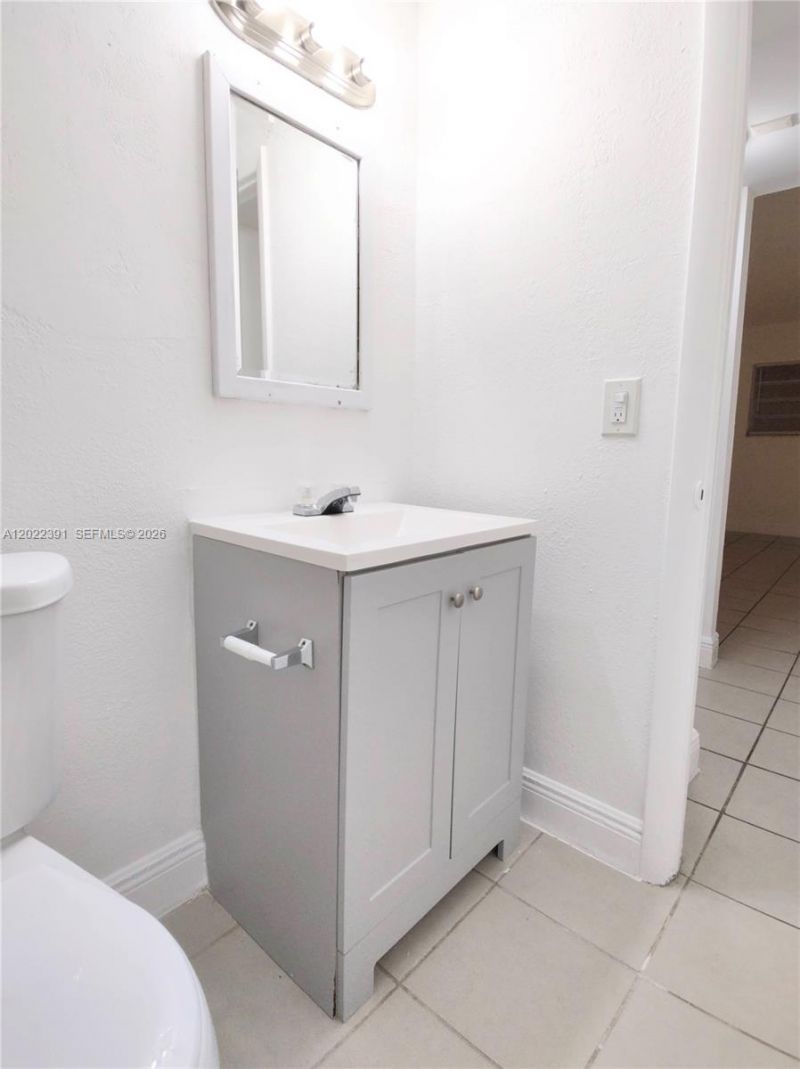 1265 W 24th St , Unit 108, Hialeah, FL 33010 Photo
