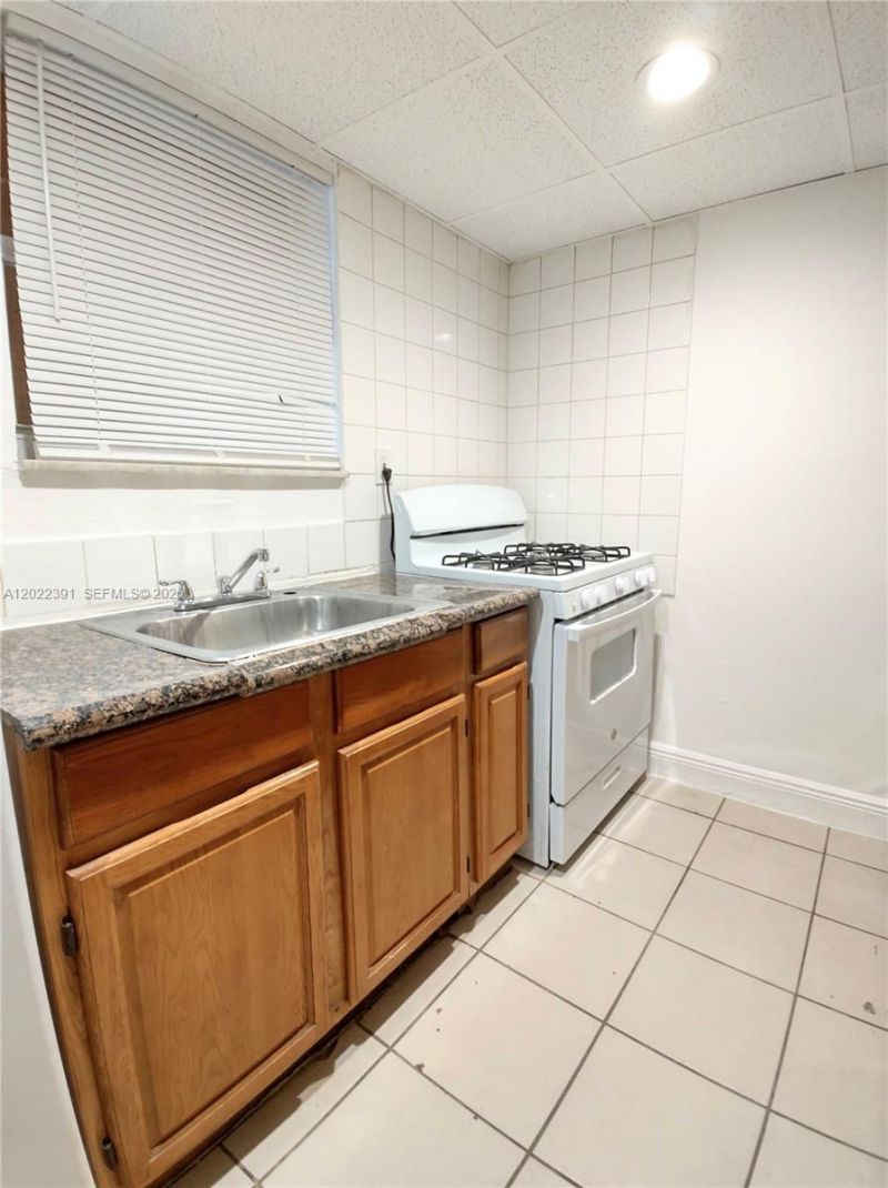 1265 W 24th St , Unit 108, Hialeah, FL 33010 Photo