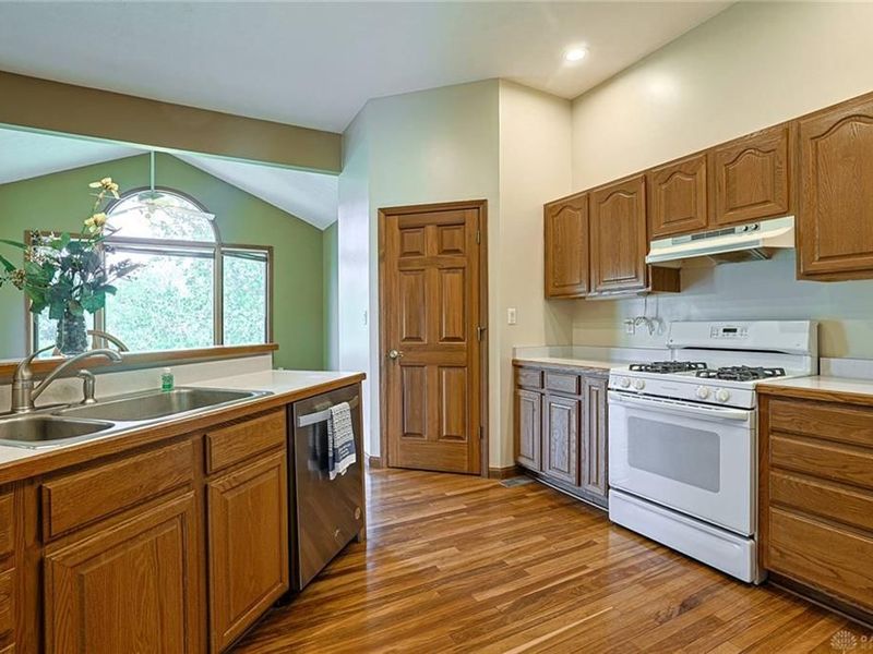 639 Deerhorn Trail, Bath Township, OH 45387 Photo 21