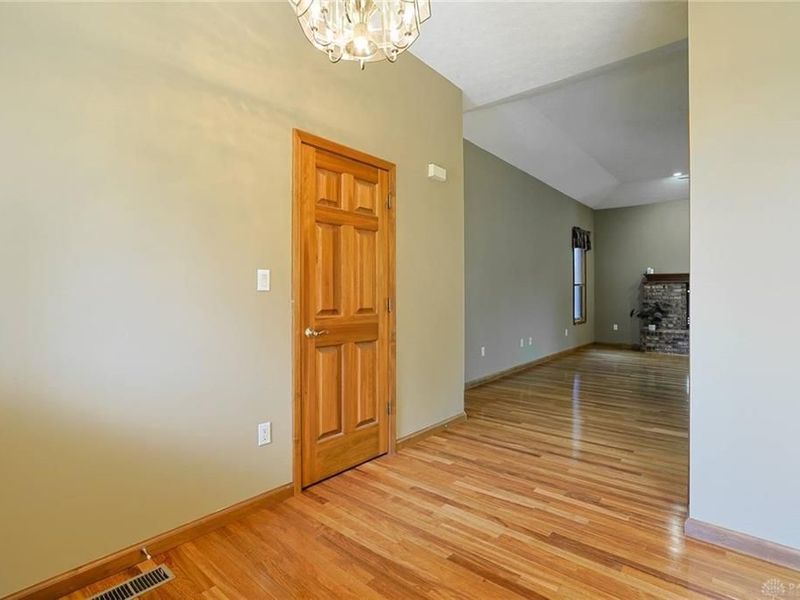 639 Deerhorn Trail, Bath Township, OH 45387 Photo 4