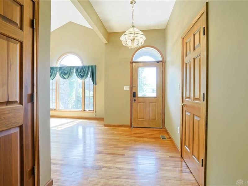 639 Deerhorn Trail, Bath Township, OH 45387 Photo 5