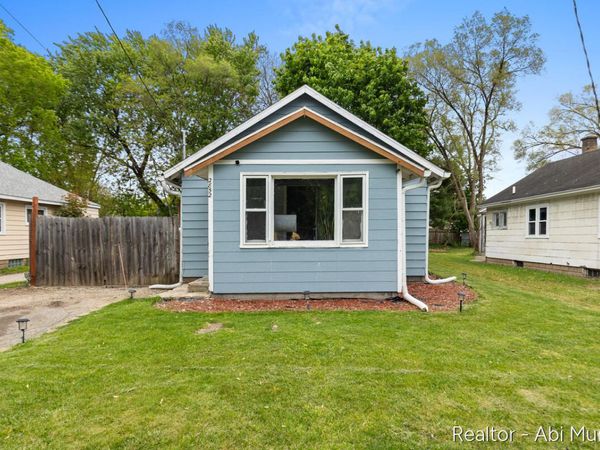 2852 Longstreet Avenue SW, Wyoming, MI 49509