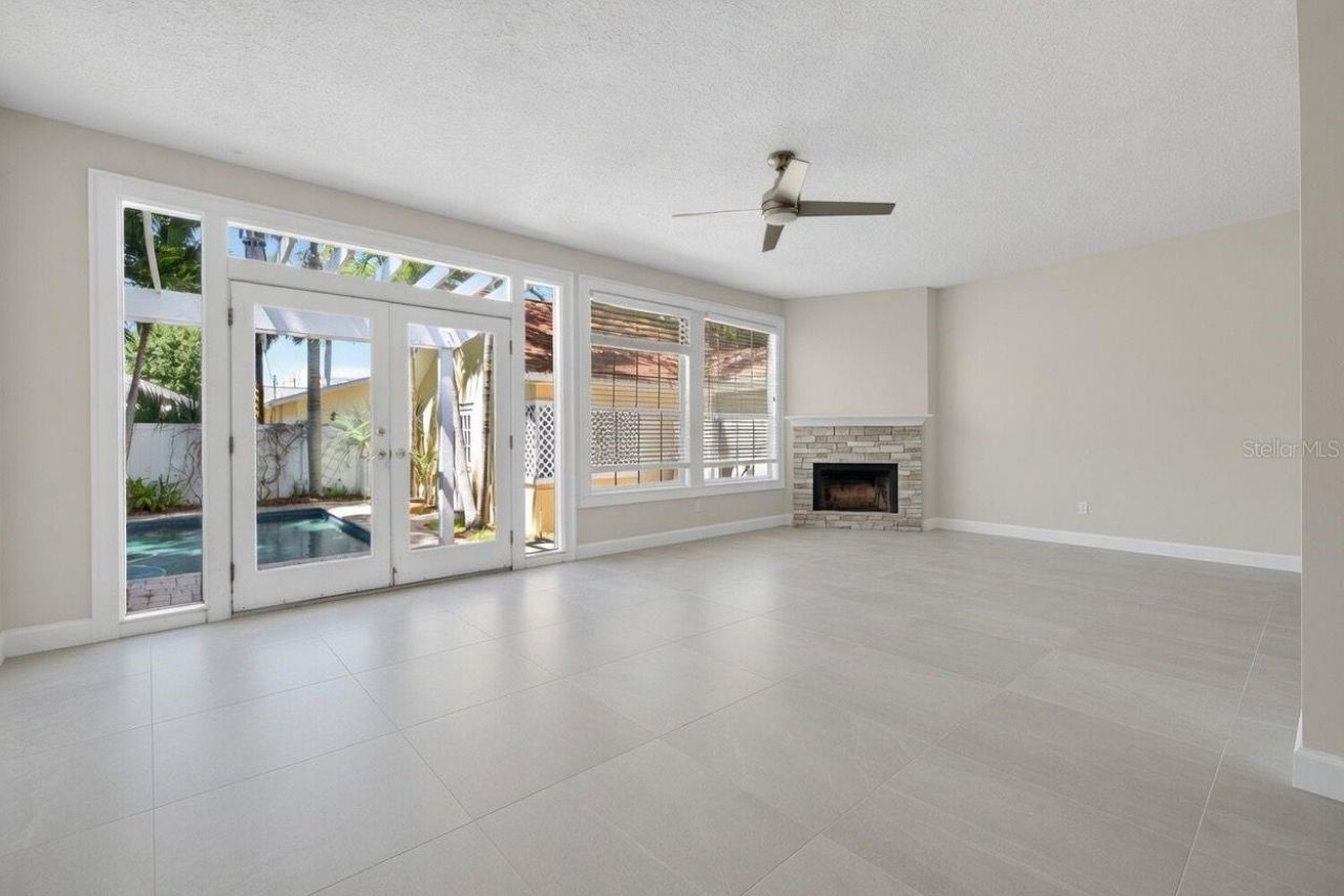 835 16th Avenue Ne, Saint Petersburg, FL 33704 Photo