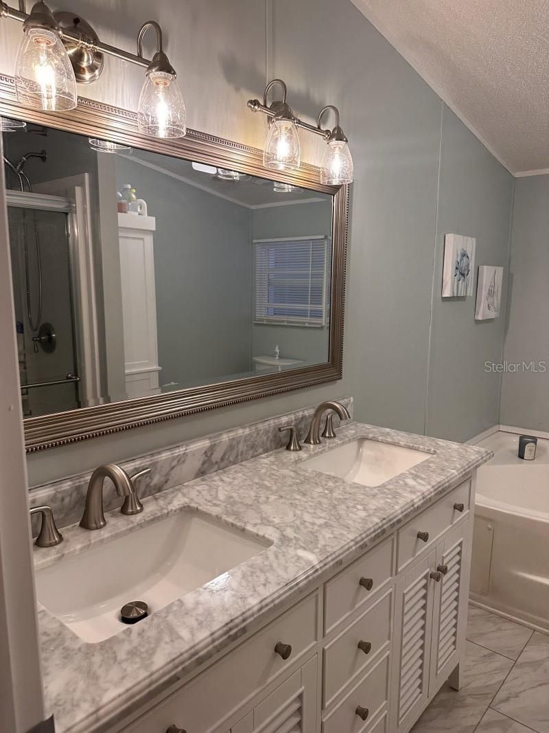 122 W Saint Annes Circle , Apollo Beach, FL 33572 Photo