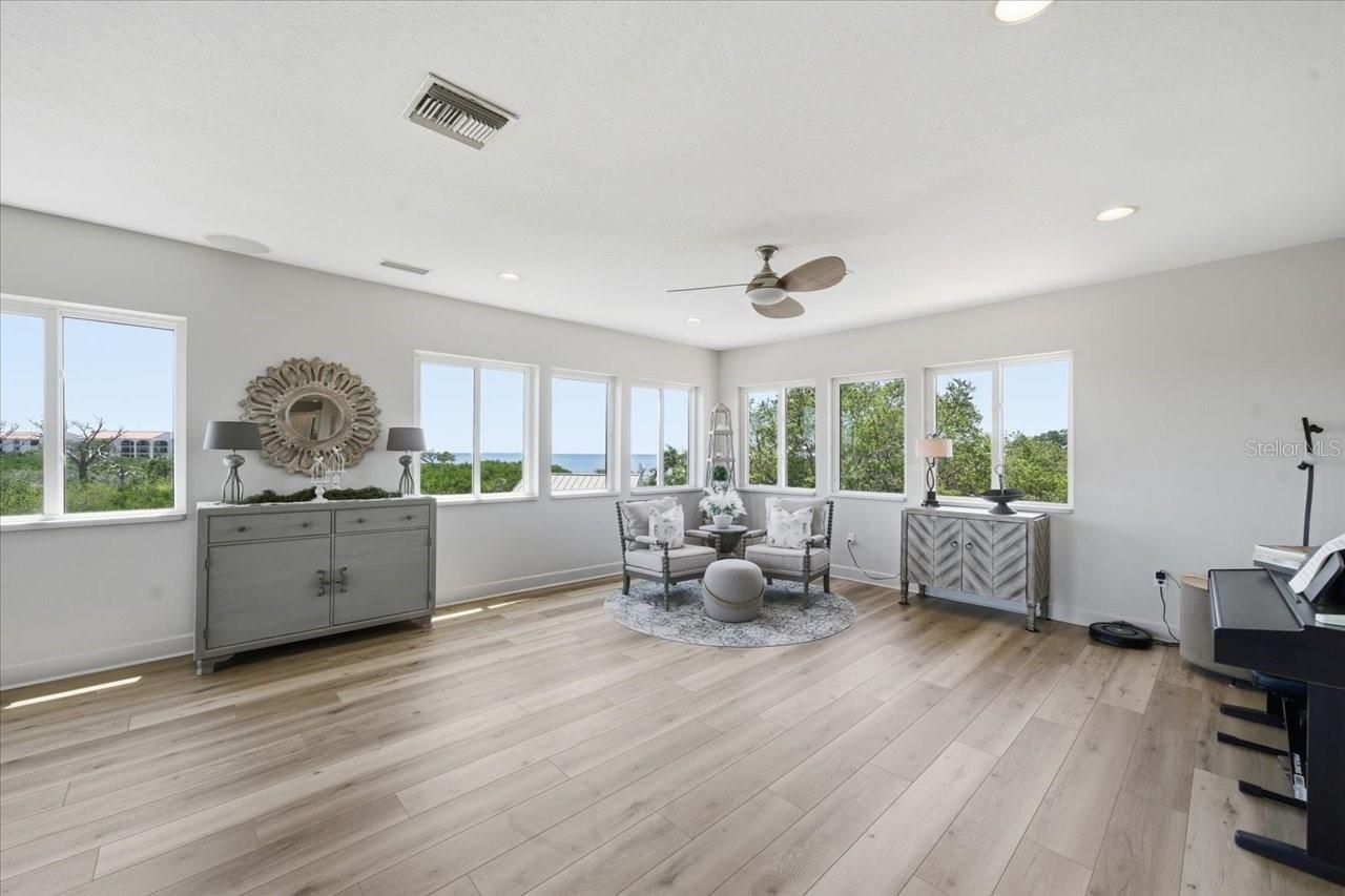 1130 S Florida Avenue, Tarpon Springs, FL 34689 Photo