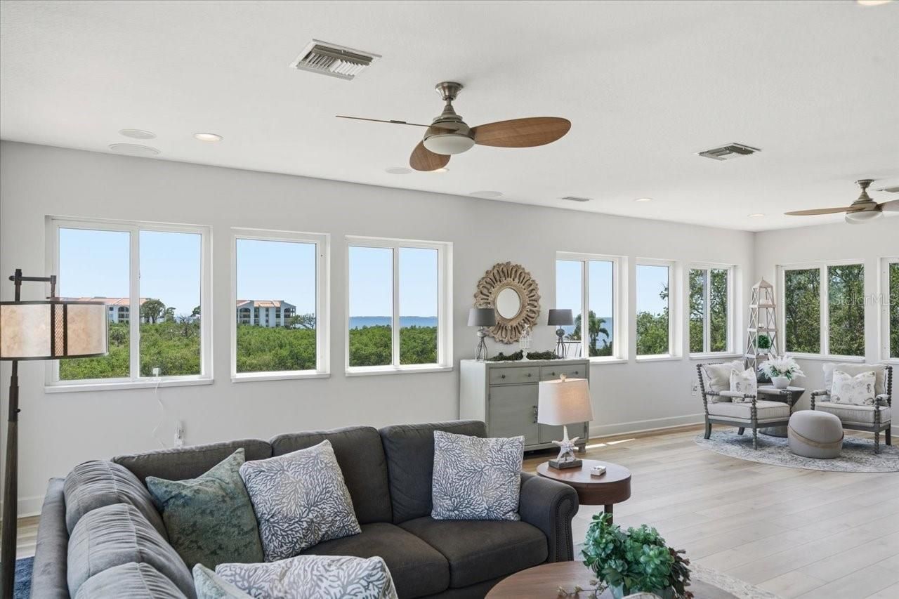 1130 S Florida Avenue, Tarpon Springs, FL 34689 Photo