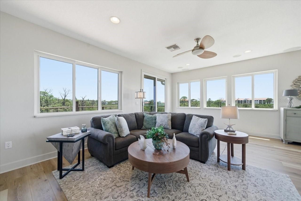 1130 S Florida Avenue, Tarpon Springs, FL 34689 Photo