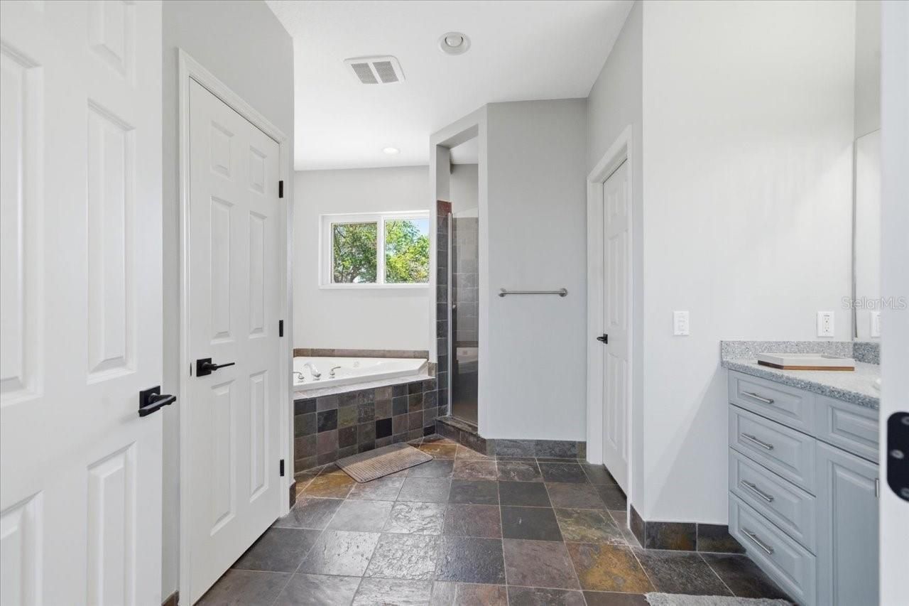 1130 S Florida Avenue, Tarpon Springs, FL 34689 Photo