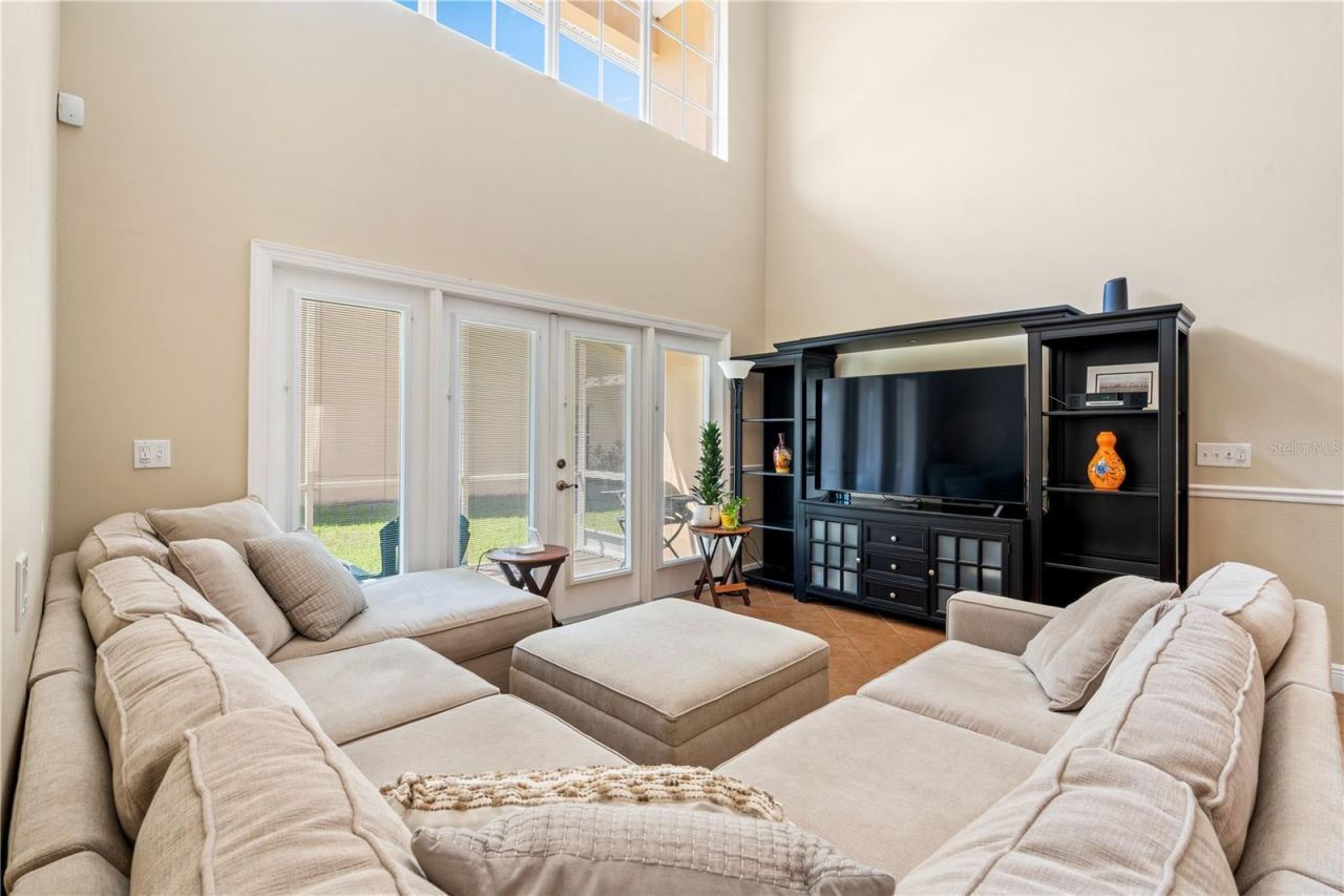 210 Valencia Circle , Saint Petersburg, FL 33716 Photo