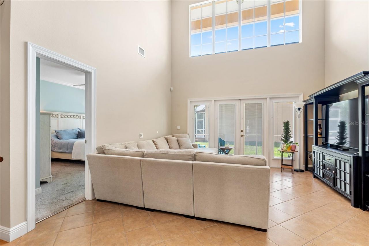 210 Valencia Circle , Saint Petersburg, FL 33716 Photo