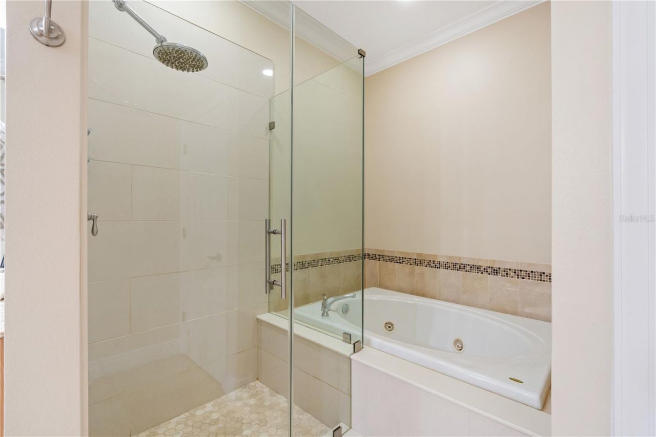 210 Valencia Circle , Saint Petersburg, FL 33716 Photo