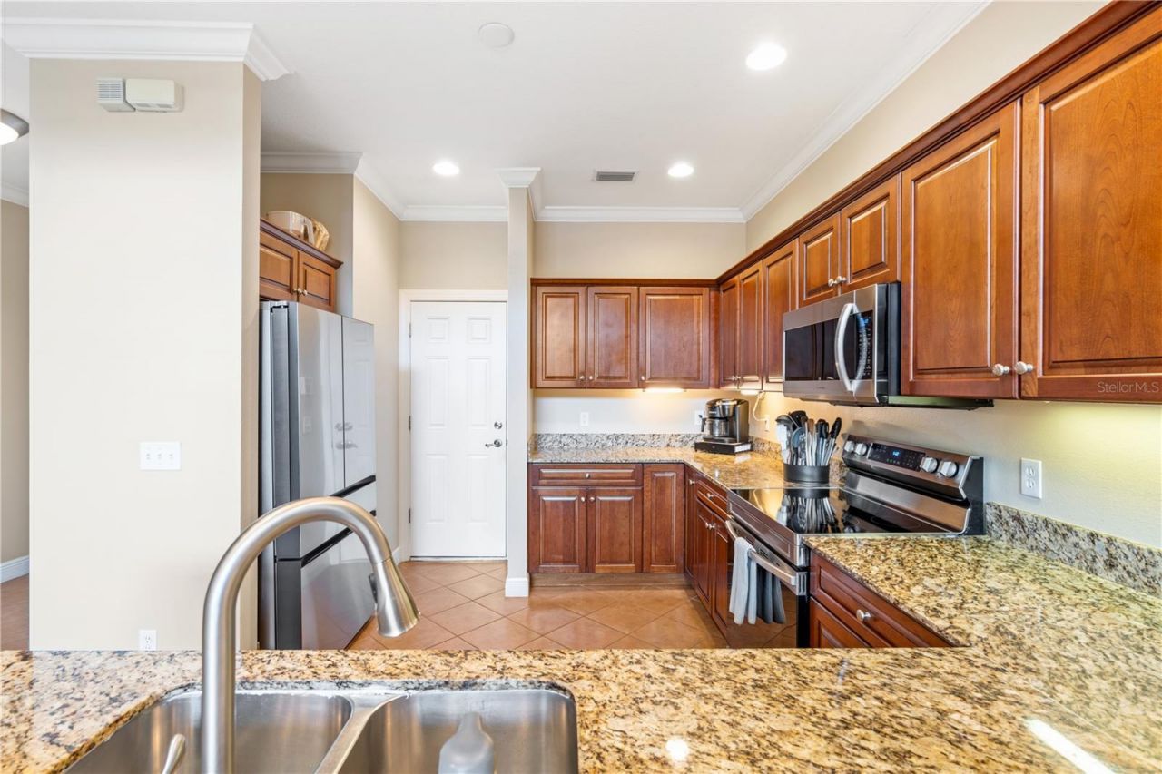 210 Valencia Circle , Saint Petersburg, FL 33716 Photo