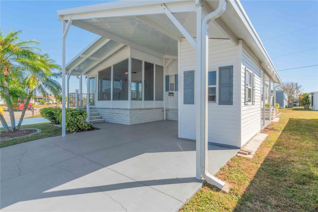 527 Fleetwood Street , North Port, FL 34287 Photo