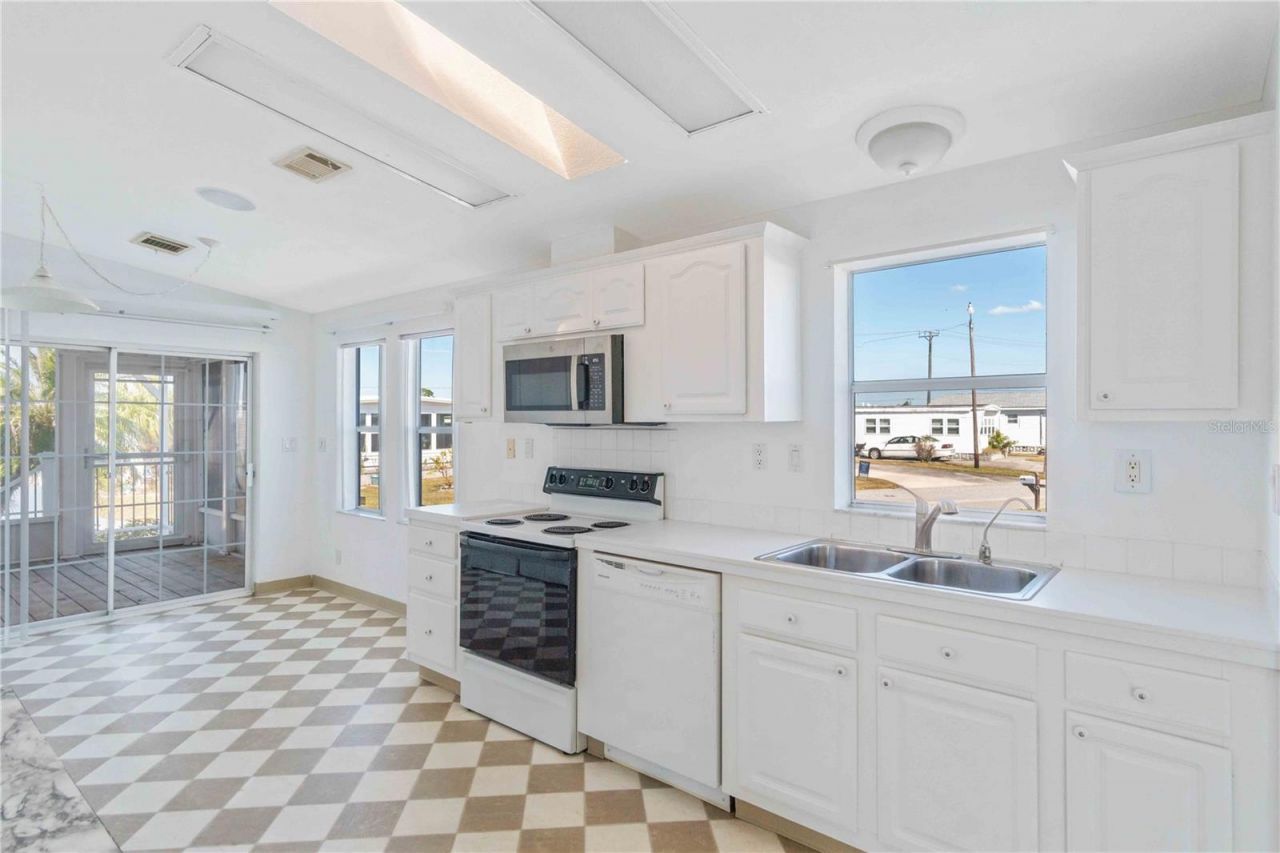 527 Fleetwood Street , North Port, FL 34287 Photo