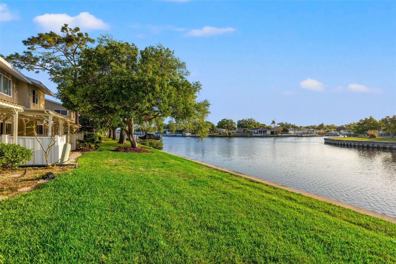 6497 Cape Hatteras Way Ne, Unit 3, Saint Petersburg, FL 33702 Photo