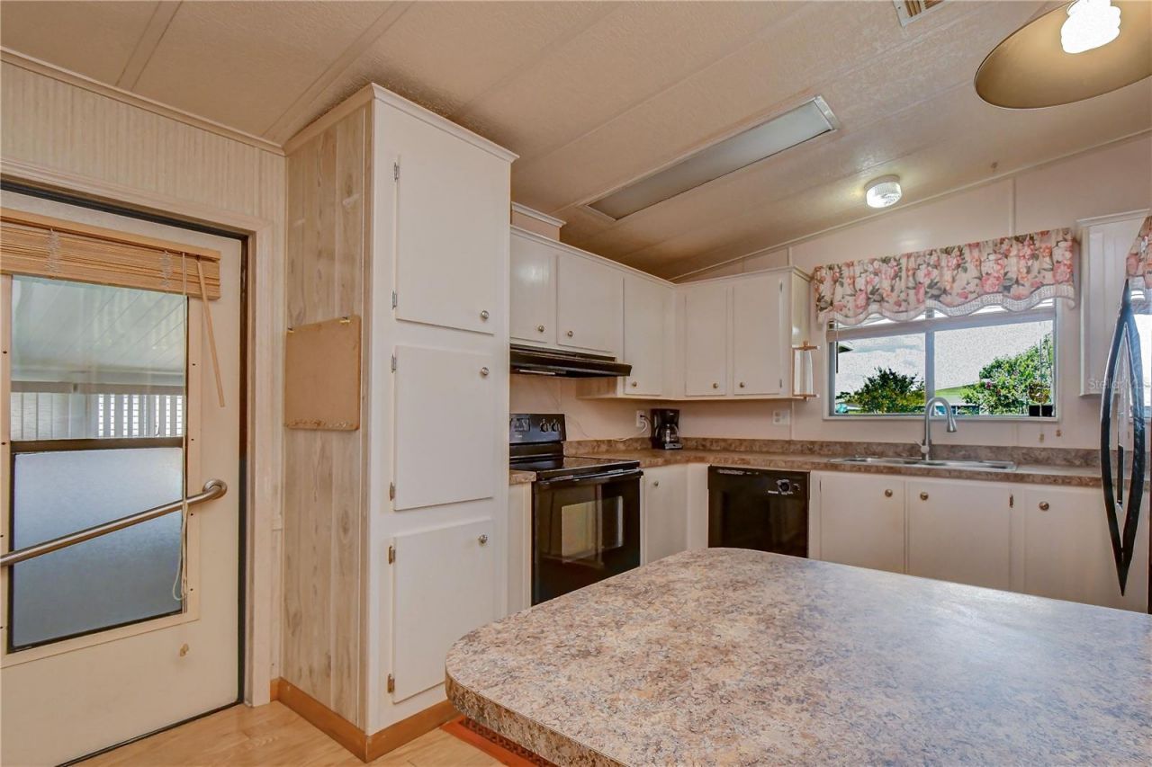 35123 Colony Hills Drive , Zephyrhills, FL 33541 Photo
