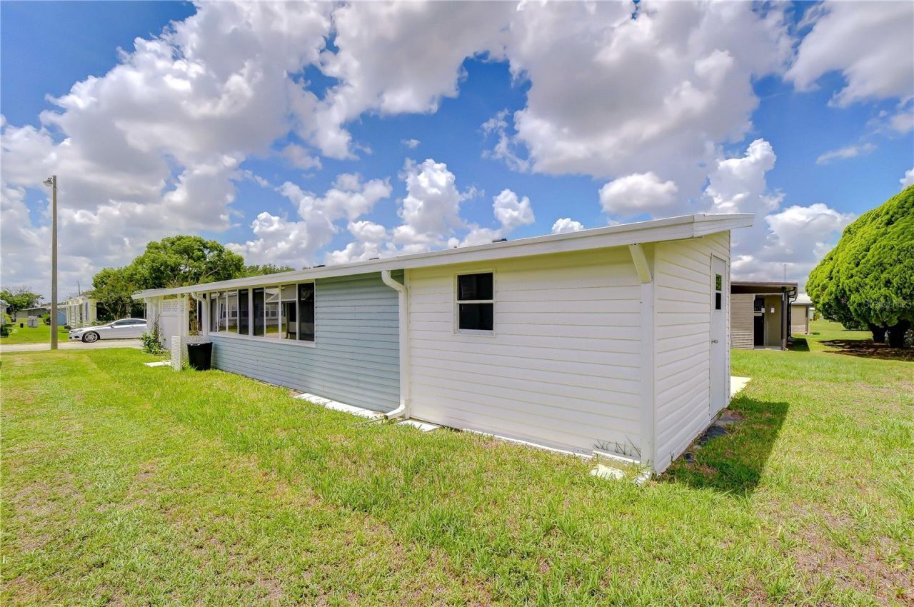 35123 Colony Hills Drive , Zephyrhills, FL 33541 Photo