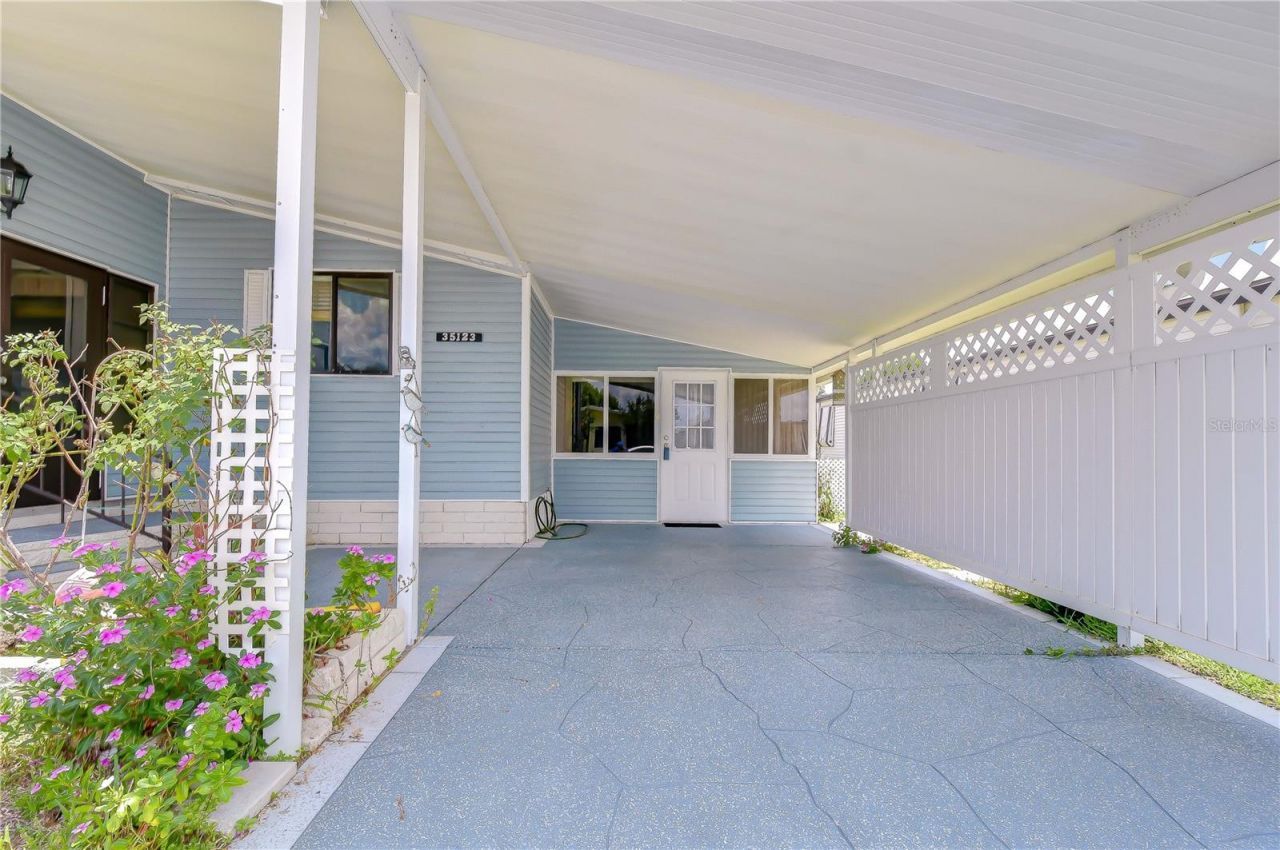 35123 Colony Hills Drive , Zephyrhills, FL 33541 Photo