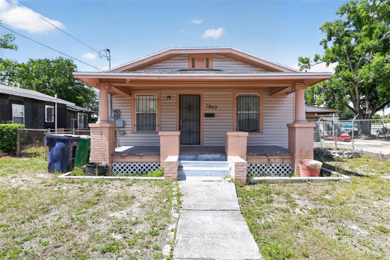 1903 W Saint Joseph Street, Tampa, FL 33607 Main Photo