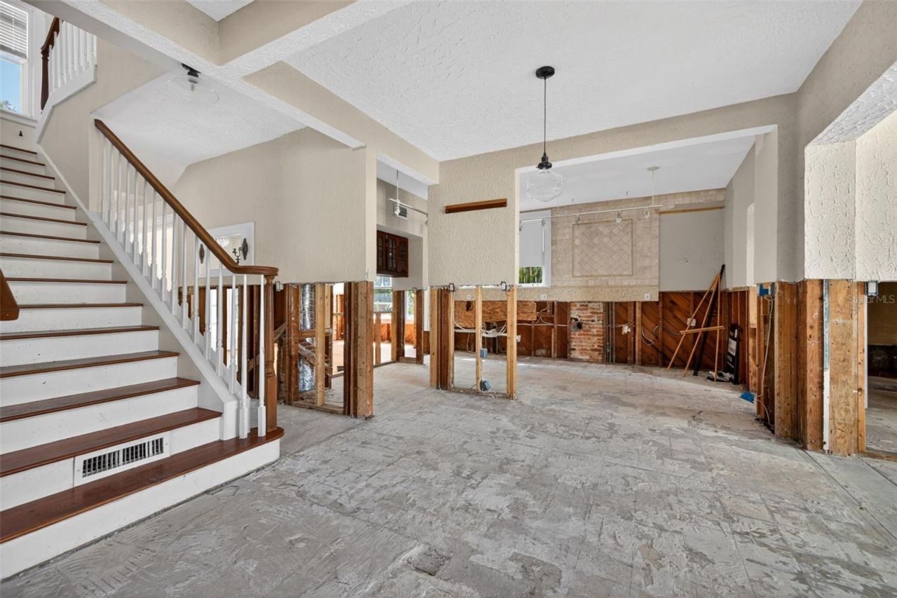 835 16th Avenue Ne, Saint Petersburg, FL 33704 Photo