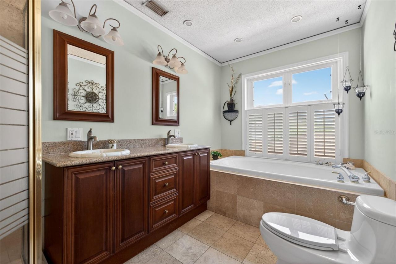 835 16th Avenue Ne, Saint Petersburg, FL 33704 Photo