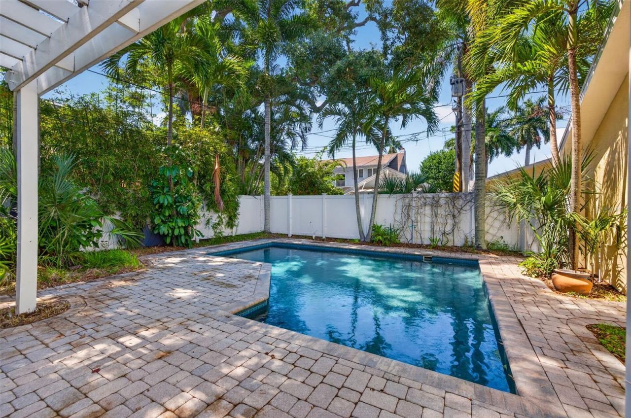 835 16th Avenue Ne, Saint Petersburg, FL 33704 Photo