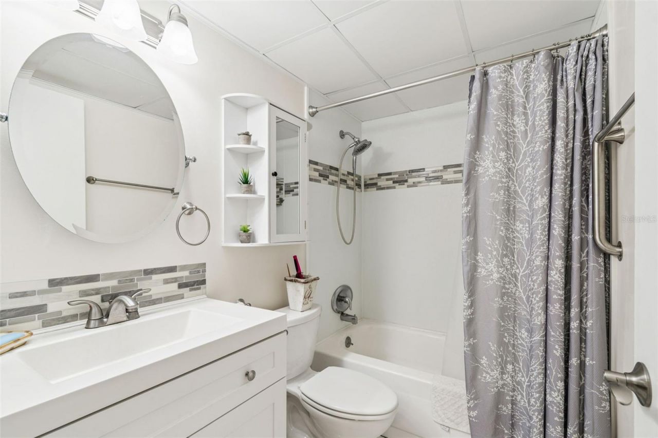 2750 E Bay Drive, Unit 12B, Largo, FL 33771 Photo