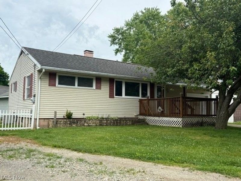 740 Ashwood Lane NE, New Philadelphia, OH 44663 Photo 2