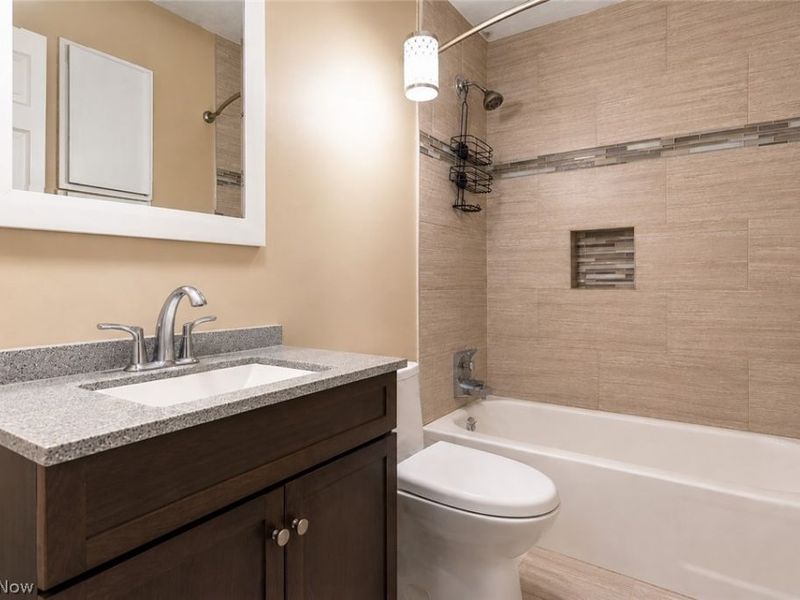 18251 Glencreek Lane, Strongsville, OH 44136 Photo 18