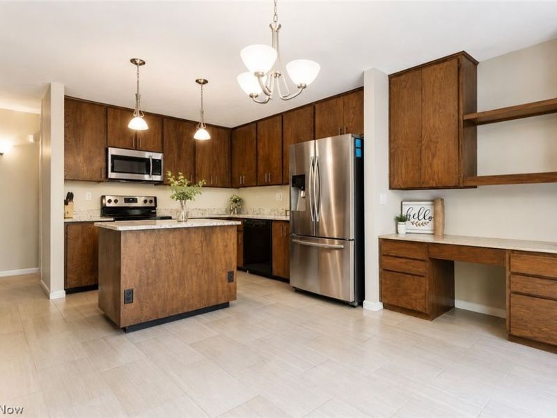 18251 Glencreek Lane, Strongsville, OH 44136 Photo 6