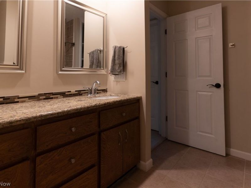 18251 Glencreek Lane, Strongsville, OH 44136 Photo 9