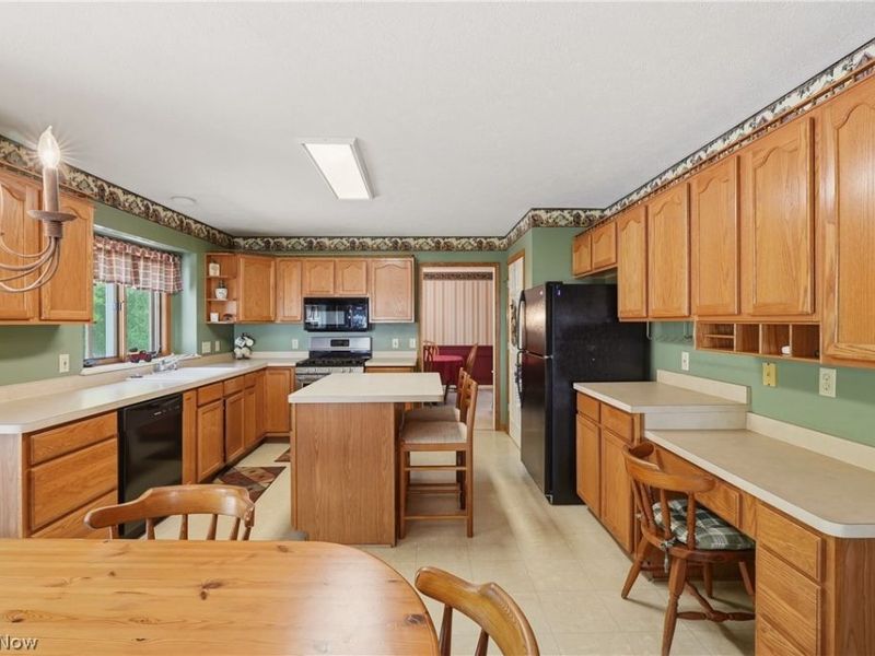 1295 Shady Lakes Drive, Kent, OH 44240 Photo 10