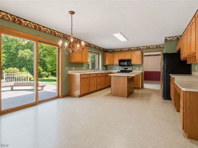1295 Shady Lakes Drive, Kent, OH 44240 Photo 12