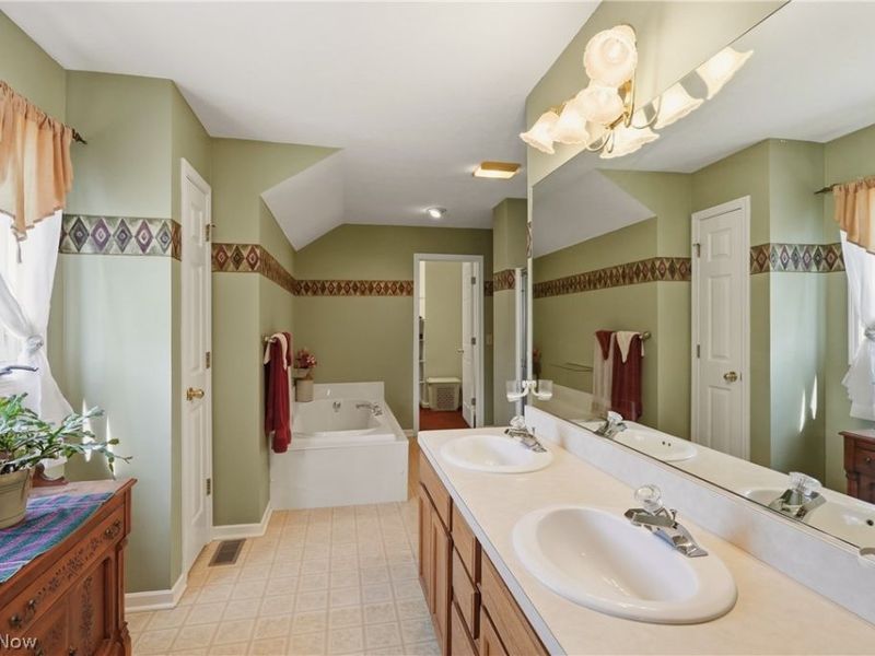 1295 Shady Lakes Drive, Kent, OH 44240 Photo 26