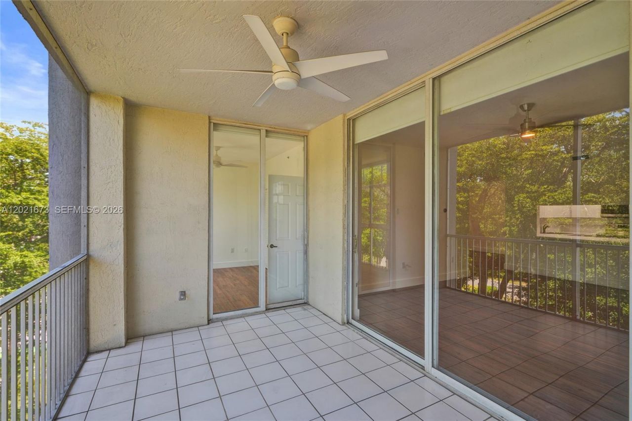 9725 NW 52nd St , Unit 406, Doral, FL 33178 Photo